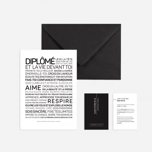 L'ensemble Diplômé(e) comprend une enveloppe noire, une carte blanche avec des mots inspirants en français et une carte noire plus petite avec du texte blanc, élégamment présentés sur une surface blanche.