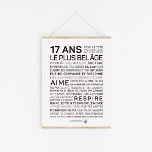 Une affiche en noir et blanc avec les mots 17 ans plus belge, un parfait cadeau 17 ans.