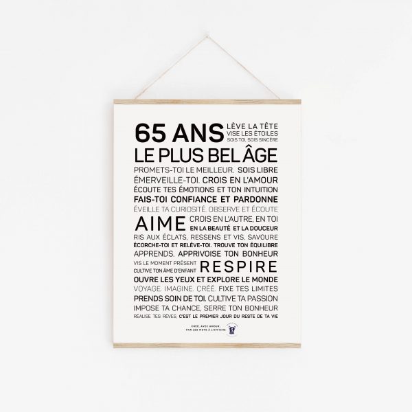 Un 65 ans sous forme d'affiche en noir et blanc avec la mention "65 ans plus belge.