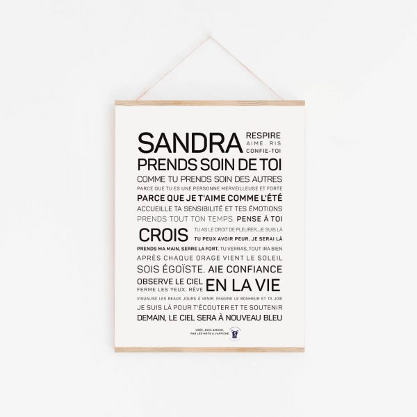 Une affiche en noir et blanc avec la mention "Sandria", Modèle 2 : Prends soin de toi, une idée cadeau.