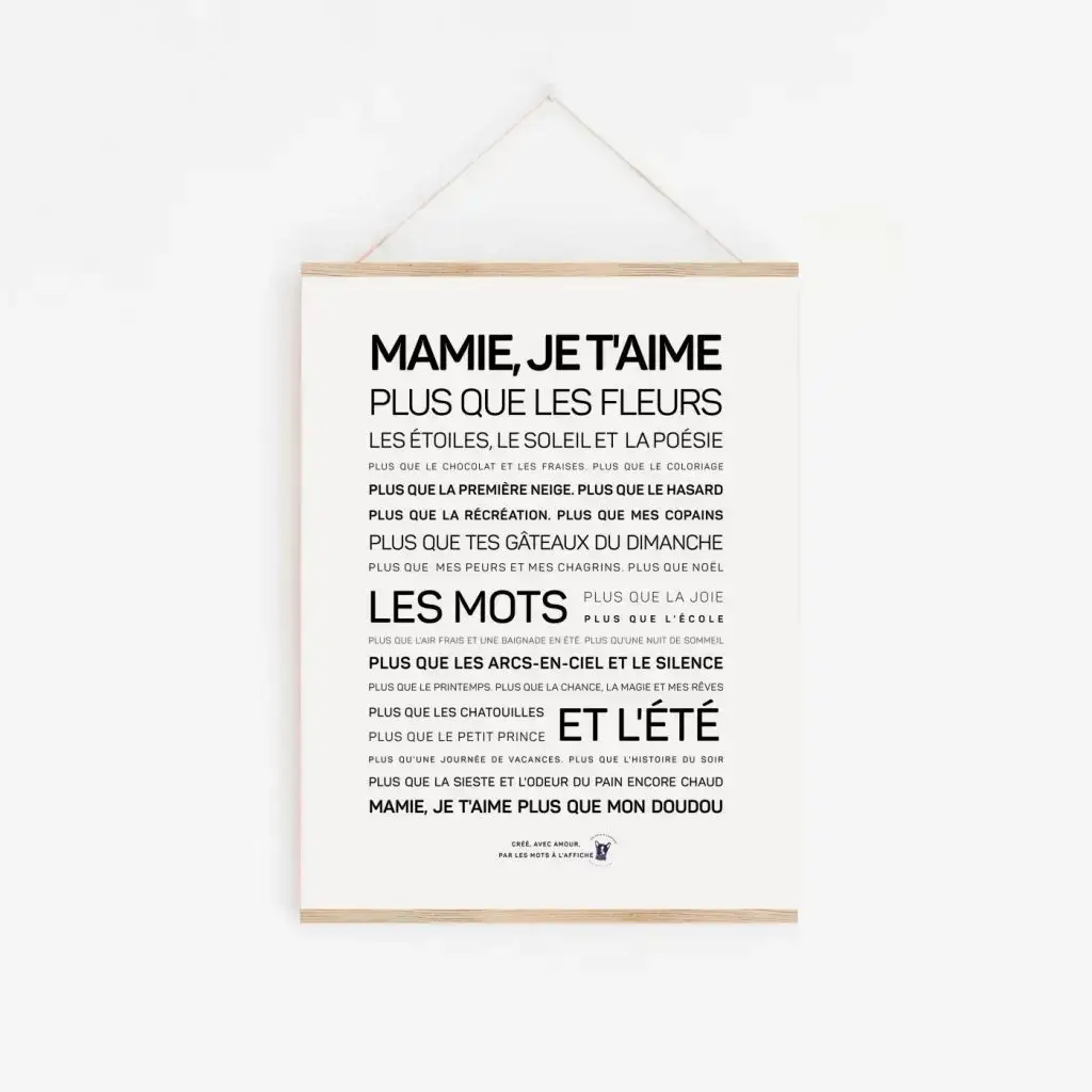 Une affiche en noir et blanc avec la mention "Mamie, je t'aime plus que des fleurs" - une idée cadeau idéale.