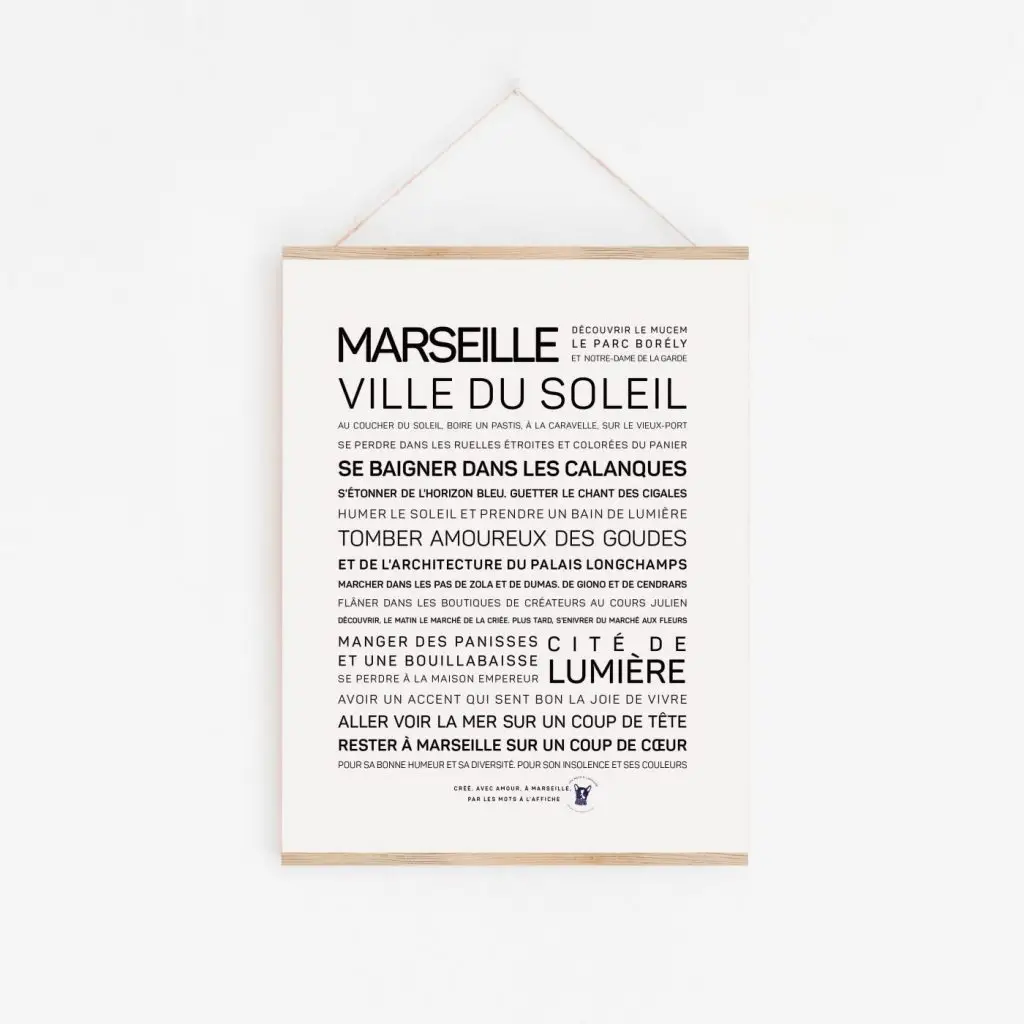 Une idée cadeau : une affiche avec les mots "Marseille Village du Soleil" dessus.