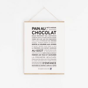 Une affiche avec la mention « pain au chocolat », une idée cadeau.