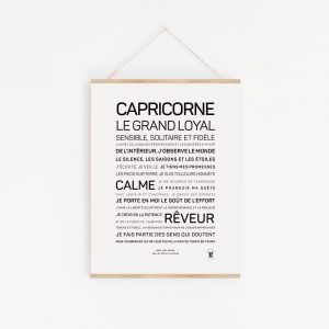 Une affiche en noir et blanc, une idée cadeau littéraire, avec les mots Capricorne le grand loral.