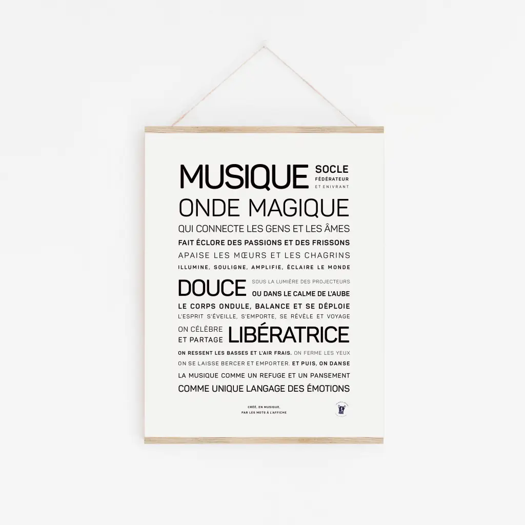 L'affiche « Musique, onde magique » est accrochée sur un mur blanc avec un texte sur le thème de la musique française, mettant en valeur des mots comme « MUSIQUE », « ONDE MAGIQUE » et plus encore : une élégante idée cadeau pour les mélomanes.