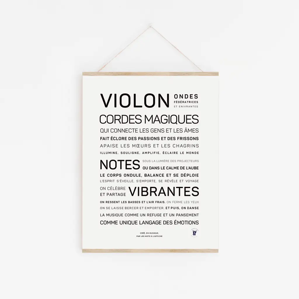 Une affiche blanche intitulée « Violon, cordes magiques » comportant un texte français sur les cordes enchanteresses du violon, sa puissance émotionnelle et ses notes résonnantes – une idée cadeau inspirée pour les mélomanes, affichée sur un mur blanc.