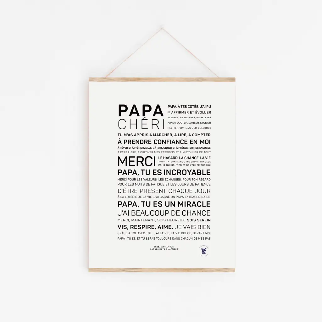 Une affiche blanche "Papa chéri" comportant un texte français en caractères noirs, exprimant la gratitude et l'admiration pour un père, est affichée sur un mur blanc et suspendue par une ficelle.