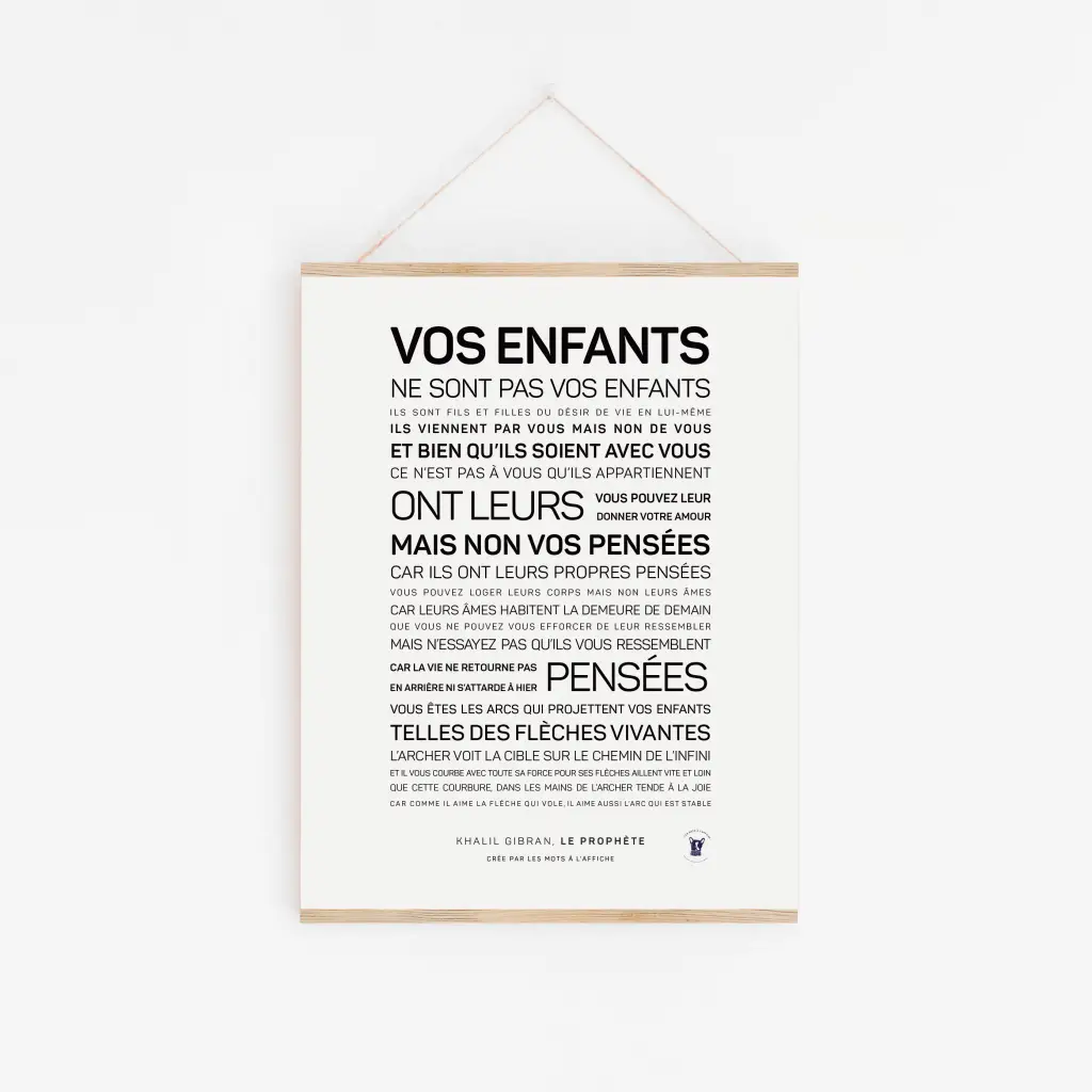 L'affiche minimaliste « Vos enfants - Khalil Gibran » affiche une citation française sur l'indépendance des enfants en noir sur blanc - une idée cadeau parfaite pour les décorateurs attentionnés.