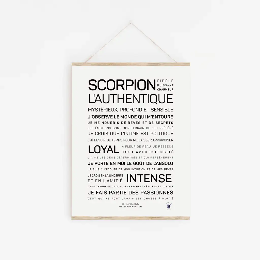 Une affiche minimaliste « Scorpion » est accrochée au mur, affichant des mots et des phrases en français sur le signe du zodiaque Scorpion en texte noir - une idée cadeau chic pour les amateurs d'astrologie.