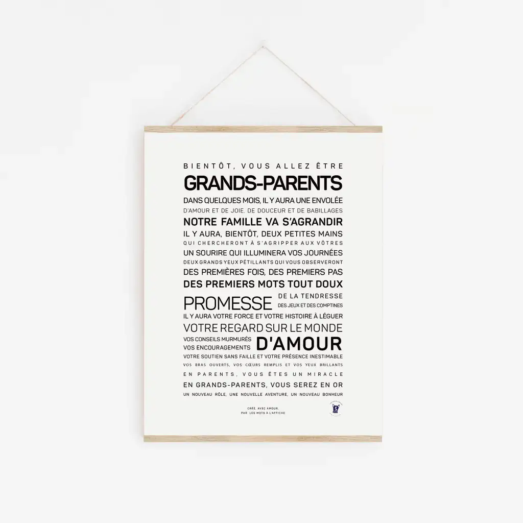 « Bientôt grands-parents » — une affiche blanche avec un texte français en gras et une police noire régulière annonce les futurs grands-parents et célèbre les moments de joie, de tendresse et d'amour à venir ; l'idée cadeau parfaite, affichée sur un mur blanc.