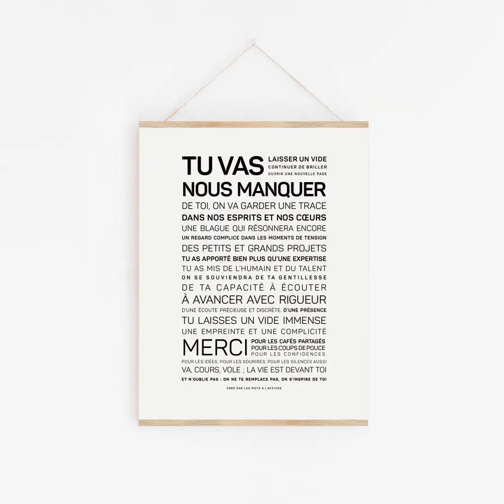 Une affiche Départ collègue de travail avec un cadre blanc est accrochée au mur. Elle comporte un texte en français qui dit au revoir, exprime la gratitude et souligne que le collègue nous manquera et que nous nous souviendrons de lui.